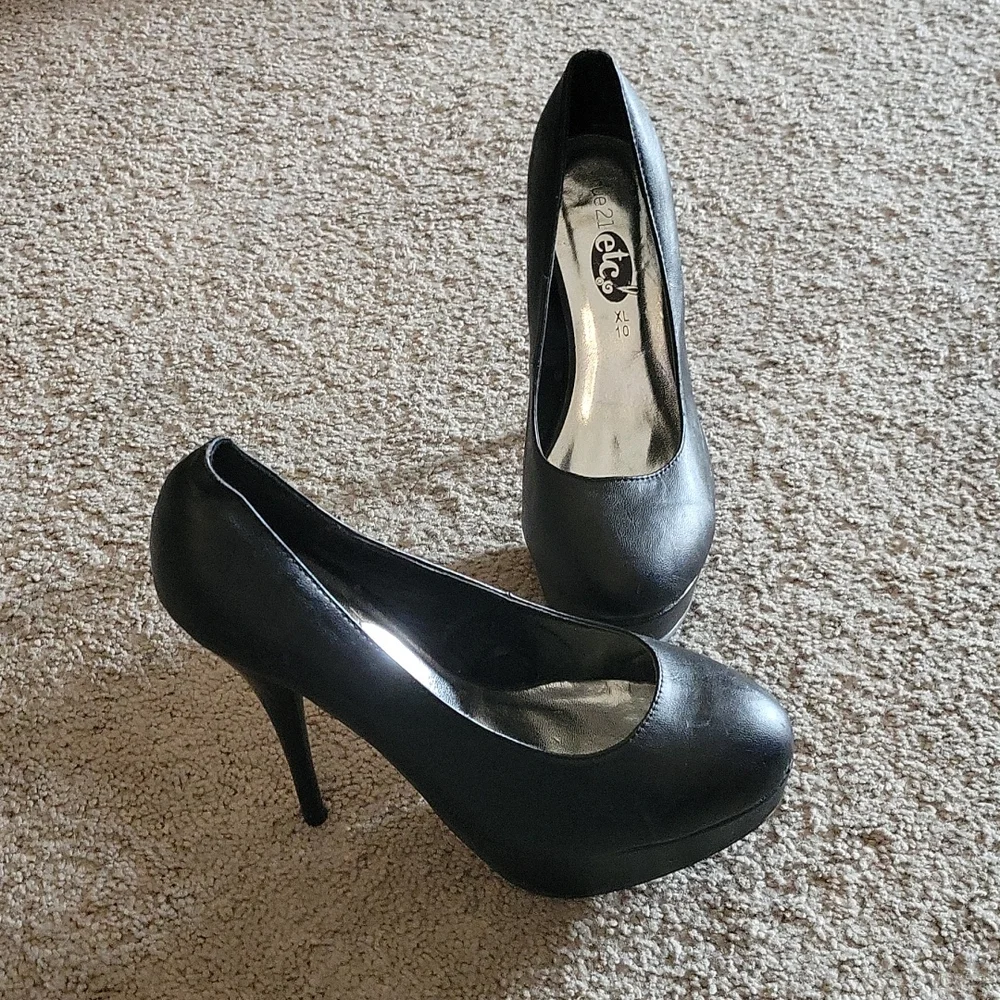 Shoes - Picture 2 of 2